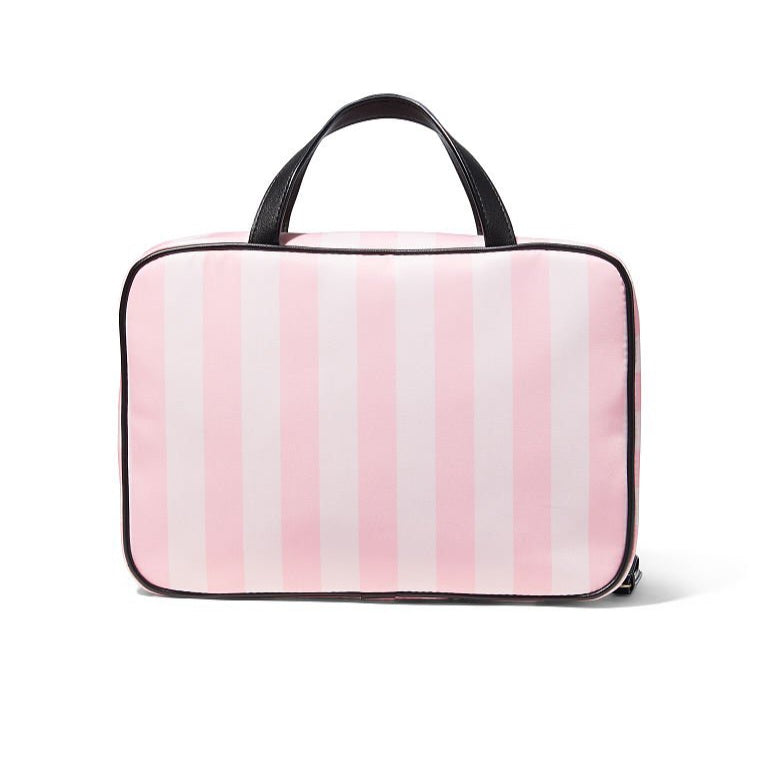 victoria-s-secret-trousse-de-maquillage-a-suspendre-jetsetter-hanging-cosmetic-case